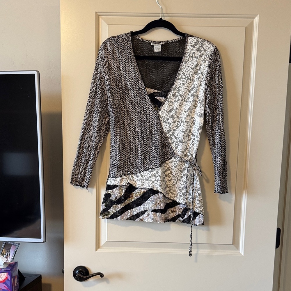 Alberto Makali Black and White Textured Top